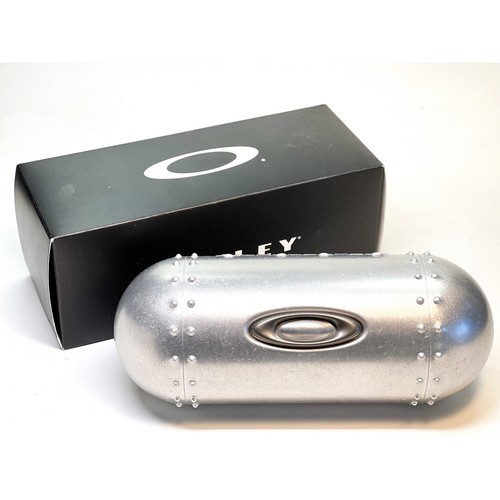 Astuccio occhiali oakley - 1,