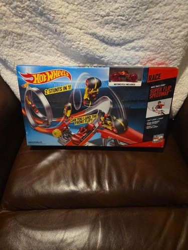 Hot wheels super - super, flip