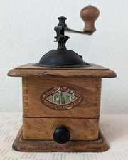 Antico macina caffè a mano Tre Spade