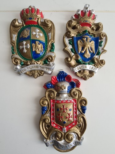 Vecchi stemmi araldici in - vecchi,