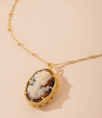 Collana con cammeo ovale - , testa