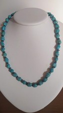 Collana con pietre turchese
