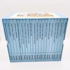 Winnie-The-Pooh Story Book Box