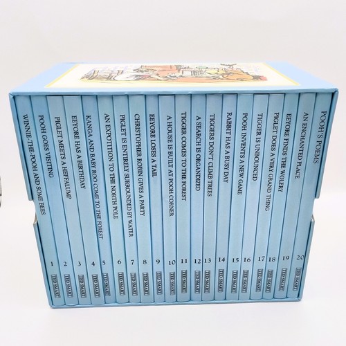 Winnie the pooh - book, box