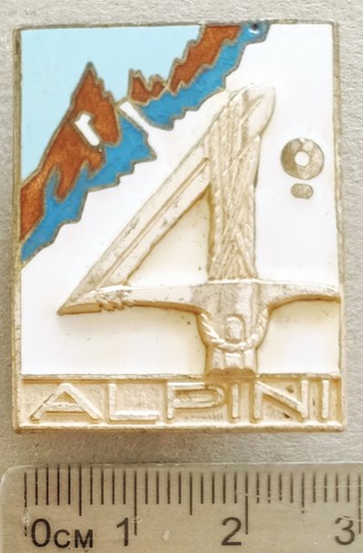 Lotto distintivo alpini - "4°, alpini"