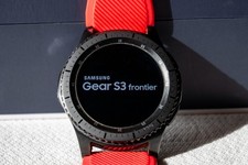 Smartwatch Samsung Gear 3 Frontier con base di ricarica Wireless e 2 cinturini