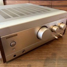 Amplificatore stereo integrato