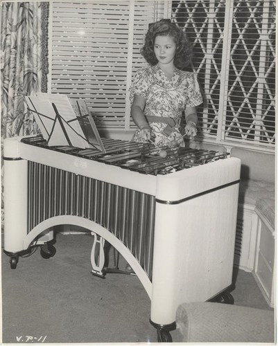 Shirley temple suona strumento - temple,