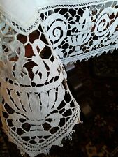 Tovaglia di lino e pizzo primi