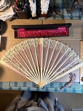 Antico ventilatore intagliato