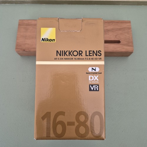 Nikon nikkor 16 80mm - dx,