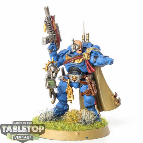 Ultramarines capitano in - -,