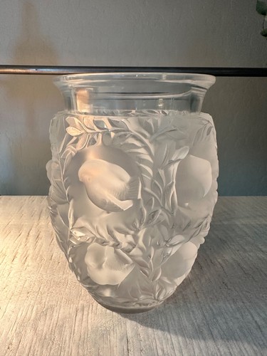 Lalique bagatelle bird - "bagatelle",