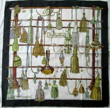 -Superbe Foulard   carré