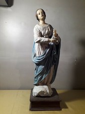 antica statua in cartapesta e