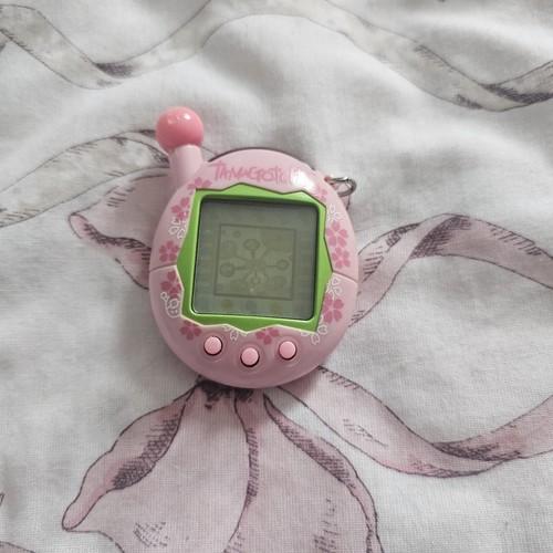 Tamagotchi rosa sakura - v4,