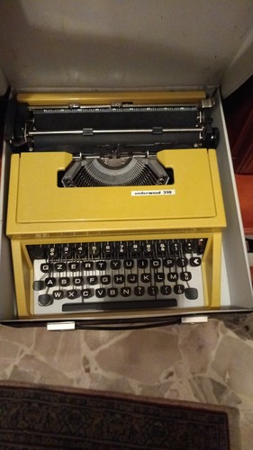 Macchina scrivere - da,