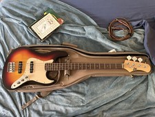 EKO Basso Elettrico - 4 corde, VJB-200V | Sunburst + Custodia Rockbag Imbottita