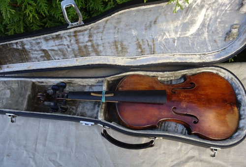 Vecchio violino violino full