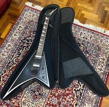 chitarra elettrica Jackson RR + custodia usata pochissimo neanche un graffio