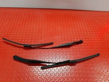 PAIR OF BRUSHES + ORIGINAL FRONT WIPER JEEP RENEGADE