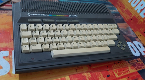 Computer commodore plus 1986 - plus/4,