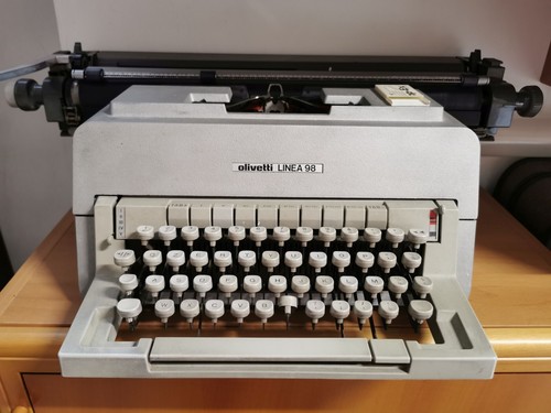 Macchina scrivere olivetti - da,
