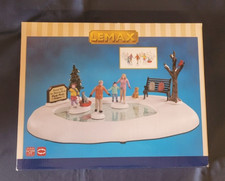 Villaggio Natalizio LEMAX - Pattinata in famiglia - scena in movimento