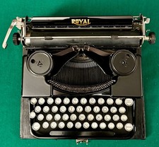 Macchina da scrivere Royal