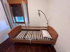 Letto articolato in legno