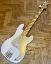 Fender Squier Chris Aiken