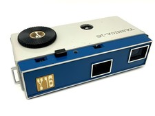 Yashica Y16 fotocamera in miniatura con Yashinon 25 mm f/3.5 fotocamera a piccolo formato