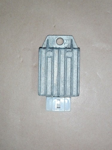 Regolatore corrente voltage - regolatore,