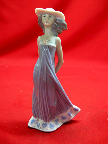 Lladro susan 5644 figurine - ,