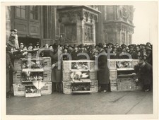1938 MILANO Piazza Duomo - Lancio piccioni viaggiatori dopo la benedizione *Foto
