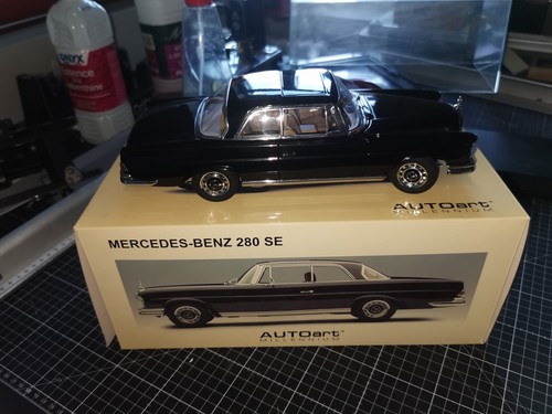 Mercedes 280 black - mercedes,
