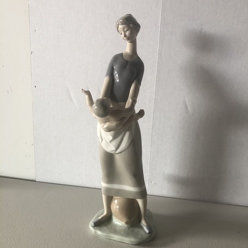 Liadro mother holding - mother,