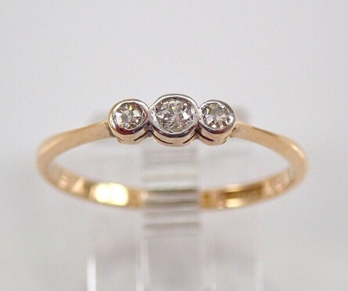 Anello fascia tre pietre - a,