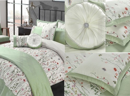 Set copripiumino con ricamo