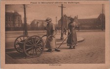 Cartolina, donna nella