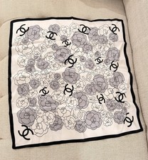 Sciarpa Chanel Camelia CC Logo