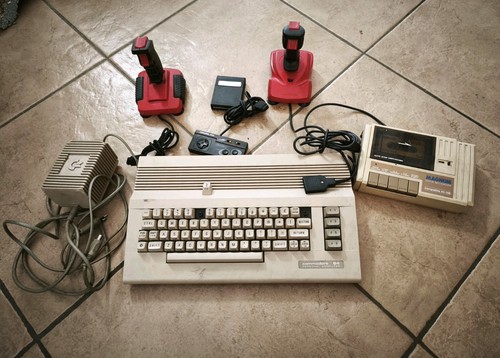 Commodore 64c c64 vintage - commodore,
