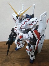 GUNDAM Unicorno TUTTO DIPINTO