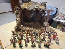 Capanna presepe con statuine 