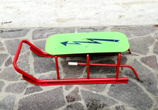 Antico slittino in ferro e