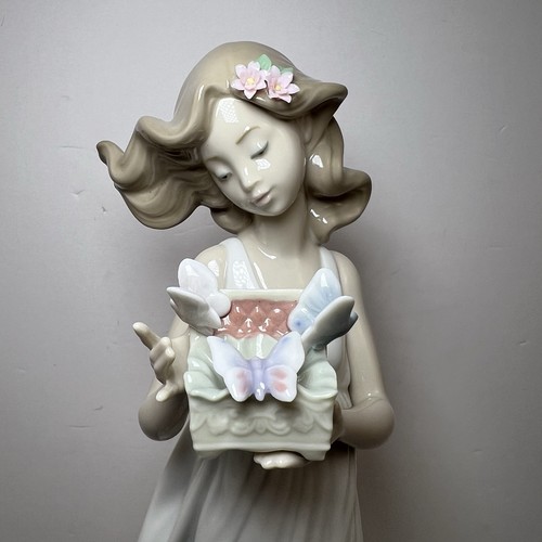 Lladro porcelain figurine - porcelain, girl