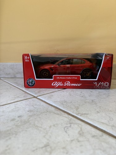 Macchina alfa romeo giulia - macchina,