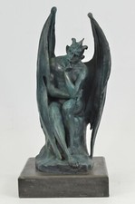 Statua Di Bronzo Di Satana