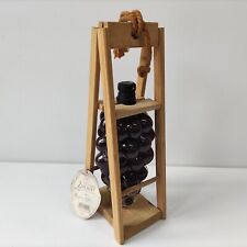 Bellissima  bottiglia di vino Szekszárd Zweigelt forma grappolo d'uva del 1997