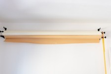 Fondali fotografici (bianco e beige) + srotolatori + staffe per muro SET